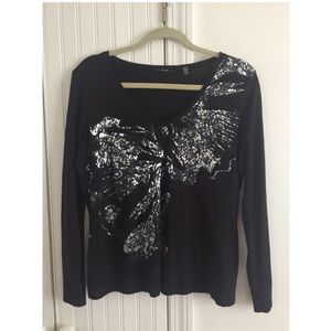 🚫SOLD TAHARI Abstract Long Sleeve Silver Foil Top